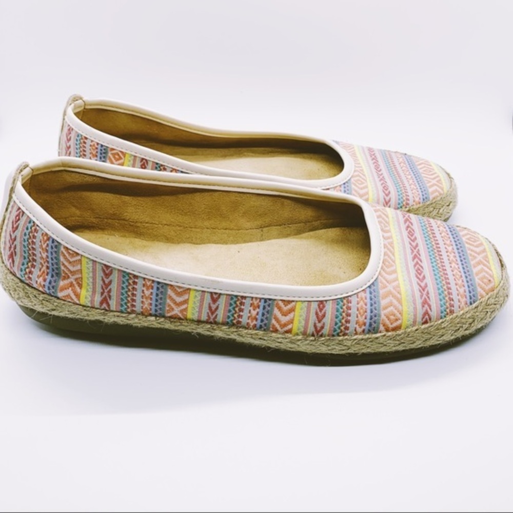 Aerosoles A2 Stitch and Turn‎ Colorful Flats Sz 8